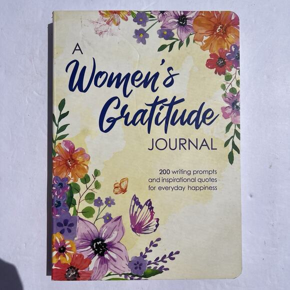 A Womens Gratitude Journal 200 Writing Prompts and Inspirational Quotes Paperbac - Picture 1 of 6